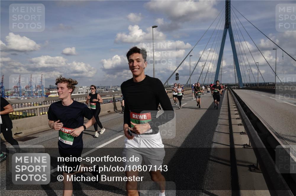 03.10.2026 - Köhlbrandbrückenlauf Michael Burmester http://msf.ph/oto/10807143 03.10.2026 15:27:42 Position 1 7220 meine-sportfotos.de