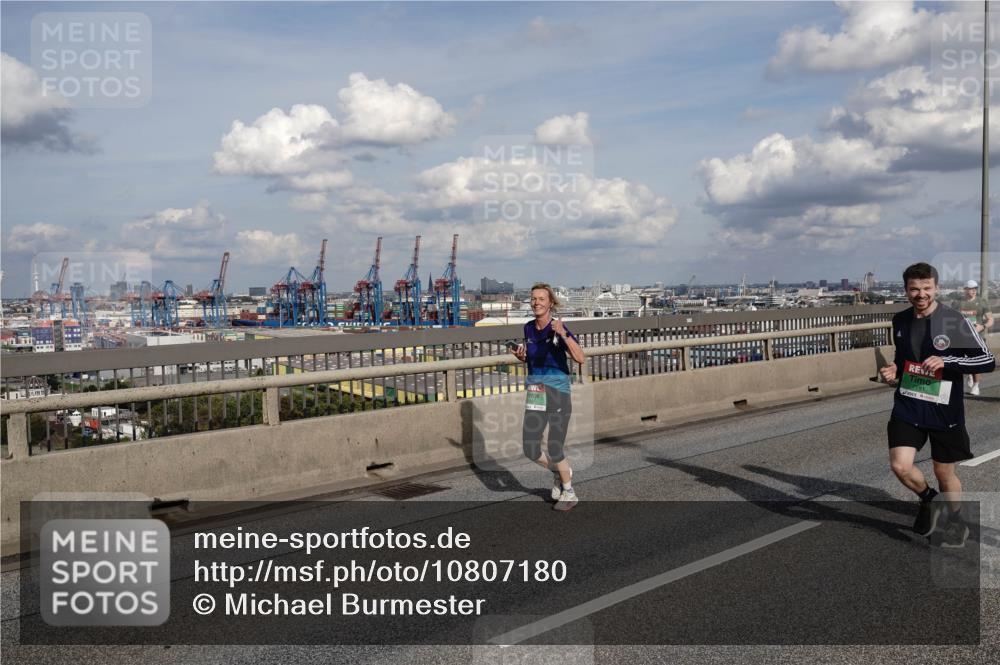 03.10.2026 - Köhlbrandbrückenlauf Michael Burmester http://msf.ph/oto/10807180 03.10.2026 15:27:55 Position 1  meine-sportfotos.de