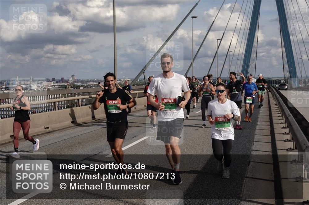 03.10.2026 - Köhlbrandbrückenlauf Michael Burmester http://msf.ph/oto/10807213 03.10.2026 15:28:07 Position 1 8748, 7752, 7751 meine-sportfotos.de