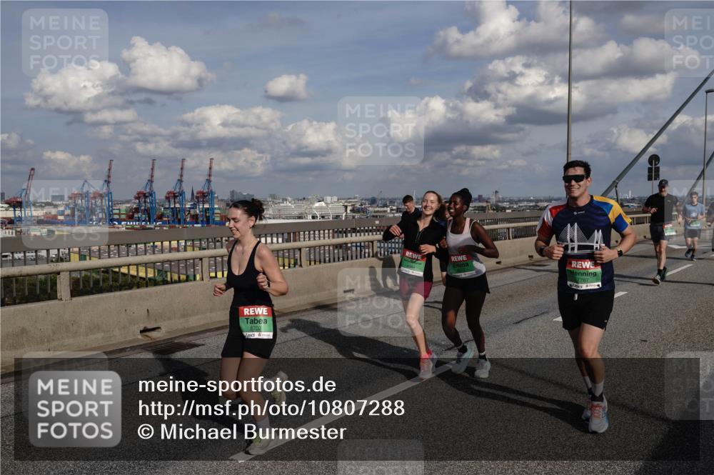 03.10.2026 - Köhlbrandbrückenlauf Michael Burmester http://msf.ph/oto/10807288 03.10.2026 15:28:29 Position 1 8702, 7767 meine-sportfotos.de