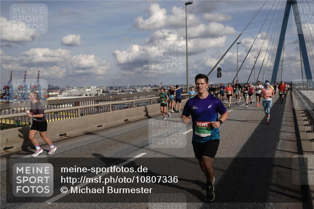 03.10.2026 - Köhlbrandbrückenlauf Michael Burmester http://msf.ph/oto/10807336 03.10.2026 15:28:45 Position 1 7910 meine-sportfotos.de