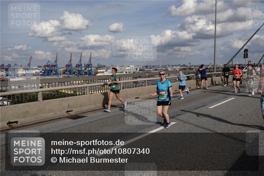 03.10.2026 - Köhlbrandbrückenlauf Michael Burmester http://msf.ph/oto/10807340 03.10.2026 15:28:47 Position 1  meine-sportfotos.de