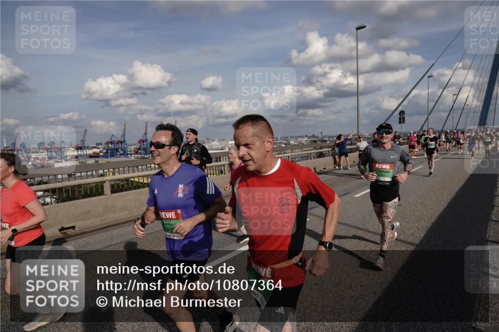 03.10.2026 - Köhlbrandbrückenlauf Michael Burmester http://msf.ph/oto/10807364 03.10.2026 15:28:52 Position 1 7705 meine-sportfotos.de