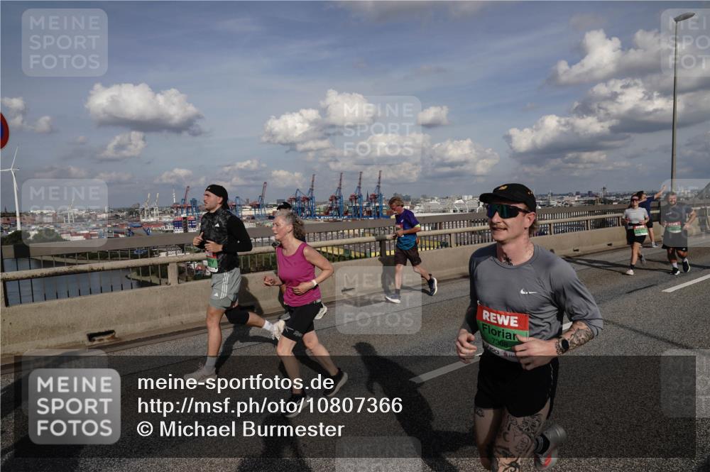03.10.2026 - Köhlbrandbrückenlauf Michael Burmester http://msf.ph/oto/10807366 03.10.2026 15:28:53 Position 1 7308 meine-sportfotos.de
