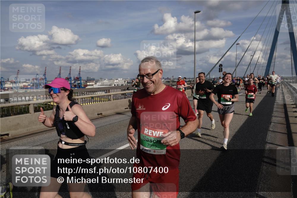 03.10.2026 - Köhlbrandbrückenlauf Michael Burmester http://msf.ph/oto/10807400 03.10.2026 15:29:03 Position 1 7919 meine-sportfotos.de