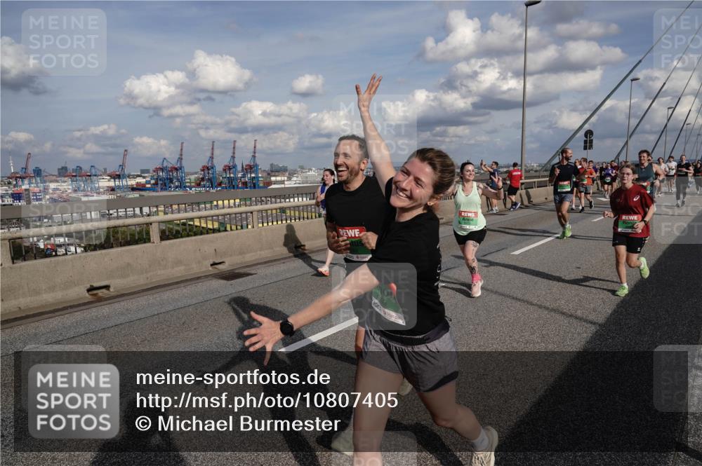 03.10.2026 - Köhlbrandbrückenlauf Michael Burmester http://msf.ph/oto/10807405 03.10.2026 15:29:04 Position 1  meine-sportfotos.de