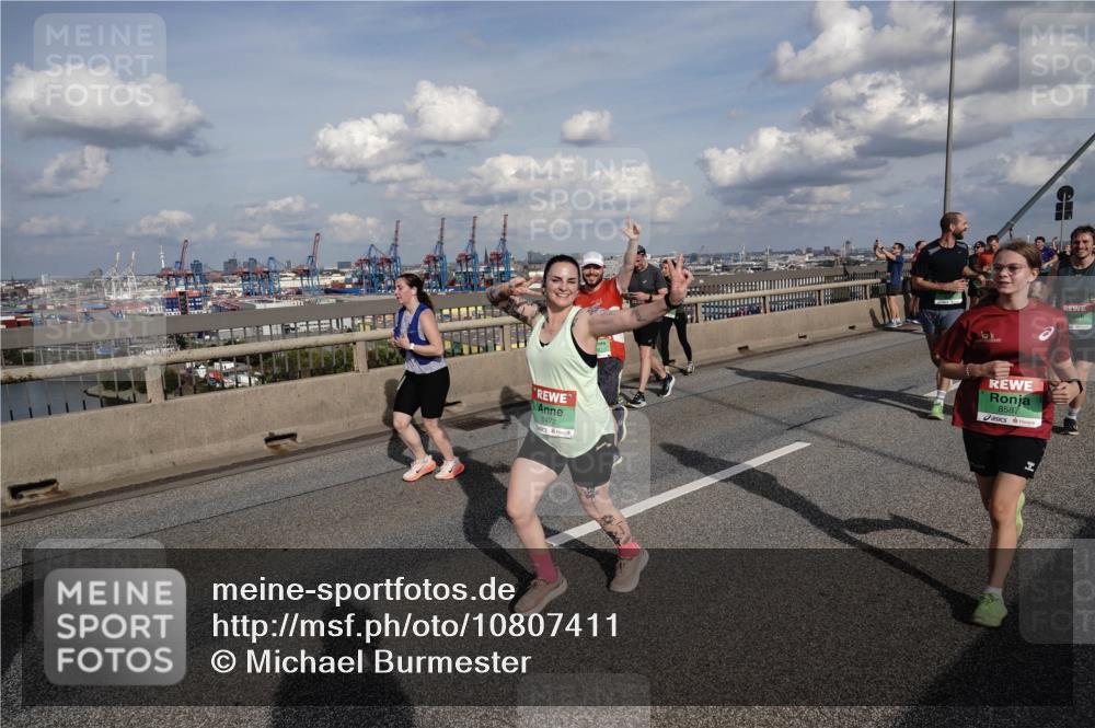 03.10.2026 - Köhlbrandbrückenlauf Michael Burmester http://msf.ph/oto/10807411 03.10.2026 15:29:05 Position 1 8472, 8587 meine-sportfotos.de