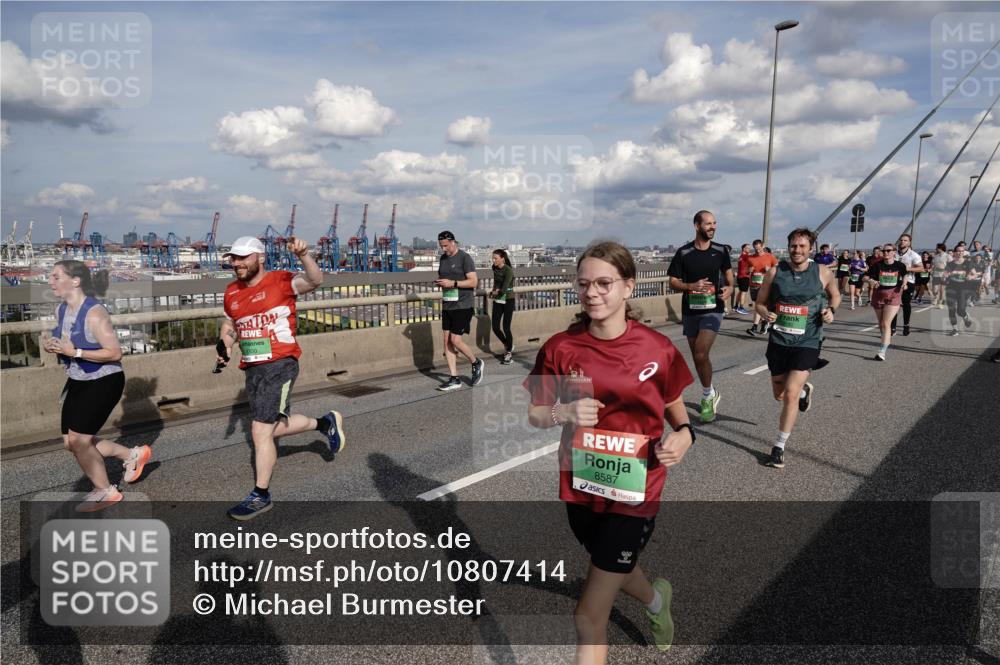 03.10.2026 - Köhlbrandbrückenlauf Michael Burmester http://msf.ph/oto/10807414 03.10.2026 15:29:06 Position 1 8587 meine-sportfotos.de