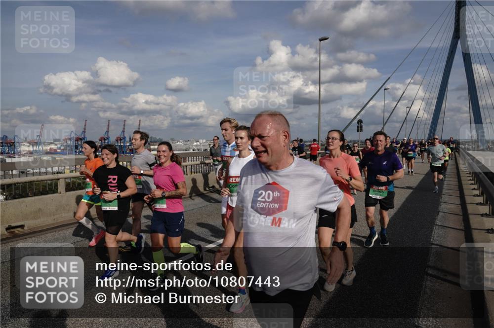 03.10.2026 - Köhlbrandbrückenlauf Michael Burmester http://msf.ph/oto/10807443 03.10.2026 15:29:14 Position 1 7076, 20 meine-sportfotos.de