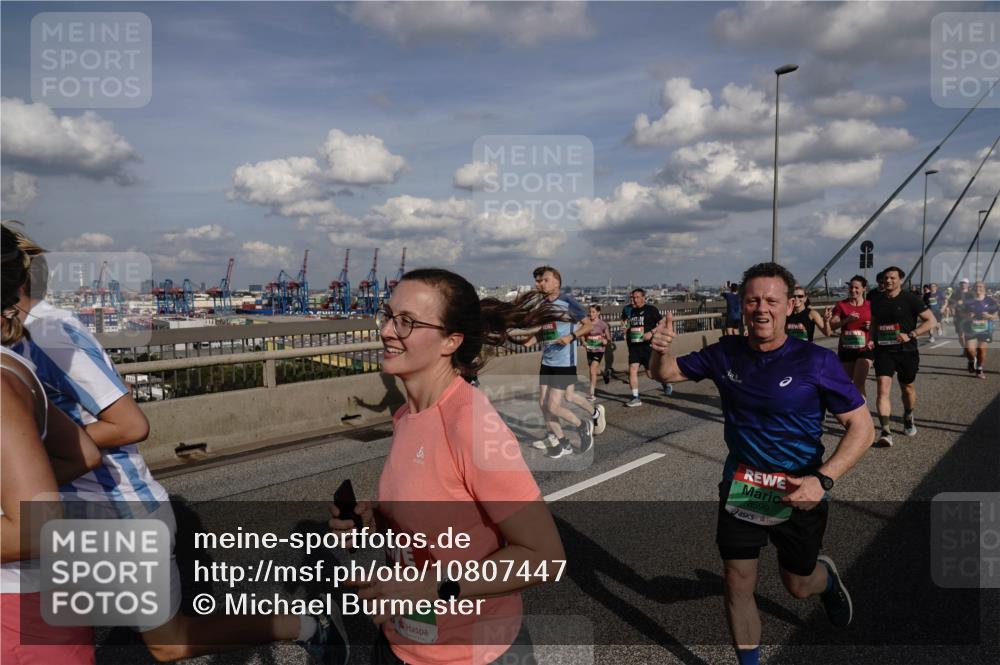 03.10.2026 - Köhlbrandbrückenlauf Michael Burmester http://msf.ph/oto/10807447 03.10.2026 15:29:15 Position 1 8599 meine-sportfotos.de