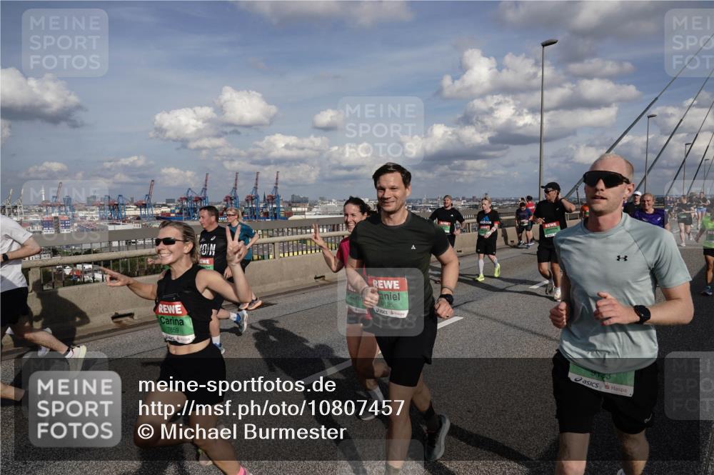 03.10.2026 - Köhlbrandbrückenlauf Michael Burmester http://msf.ph/oto/10807457 03.10.2026 15:29:17 Position 1 7659, 135, 9133 meine-sportfotos.de