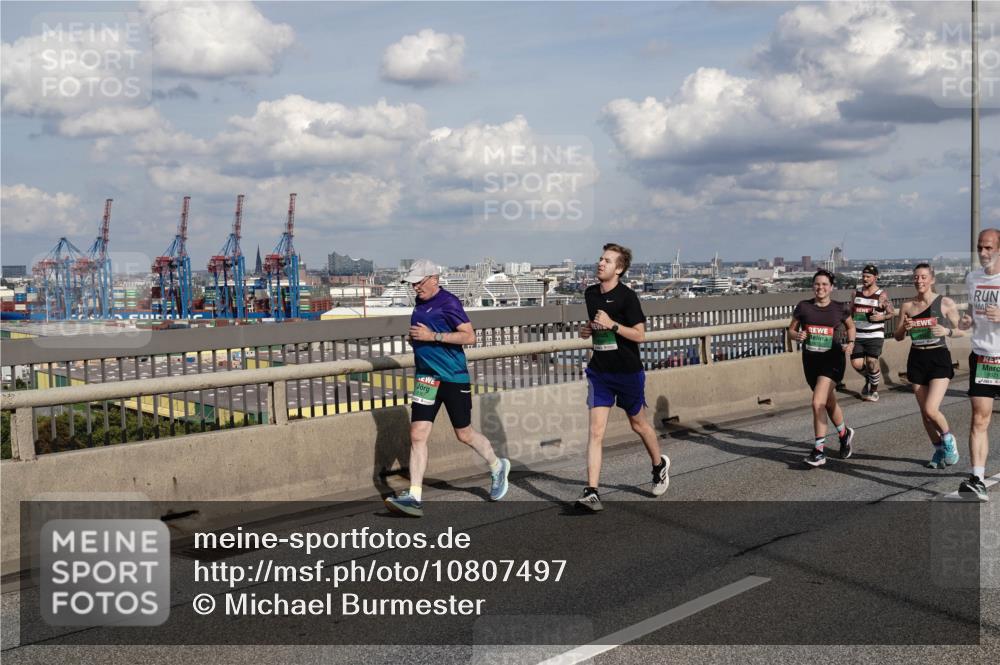 03.10.2026 - Köhlbrandbrückenlauf Michael Burmester http://msf.ph/oto/10807497 03.10.2026 15:29:29 Position 1 8921 meine-sportfotos.de