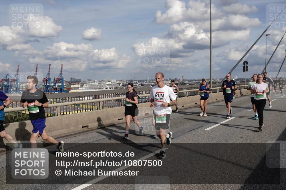 03.10.2026 - Köhlbrandbrückenlauf Michael Burmester http://msf.ph/oto/10807500 03.10.2026 15:29:30 Position 1 8288 meine-sportfotos.de