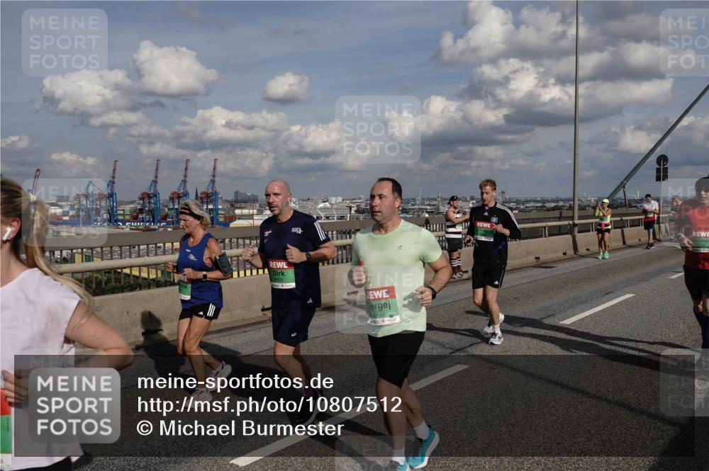 03.10.2026 - Köhlbrandbrückenlauf Michael Burmester http://msf.ph/oto/10807512 03.10.2026 15:29:33 Position 1 8458, 8909 meine-sportfotos.de