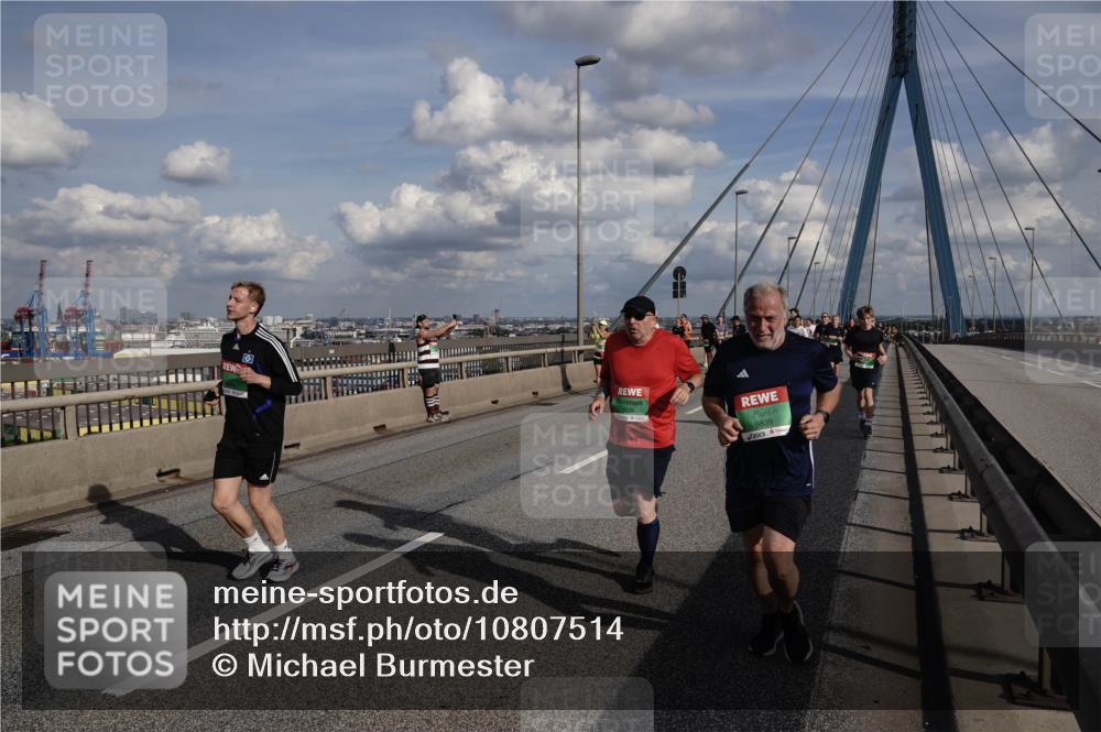 03.10.2026 - Köhlbrandbrückenlauf Michael Burmester http://msf.ph/oto/10807514 03.10.2026 15:29:34 Position 1 9839 meine-sportfotos.de