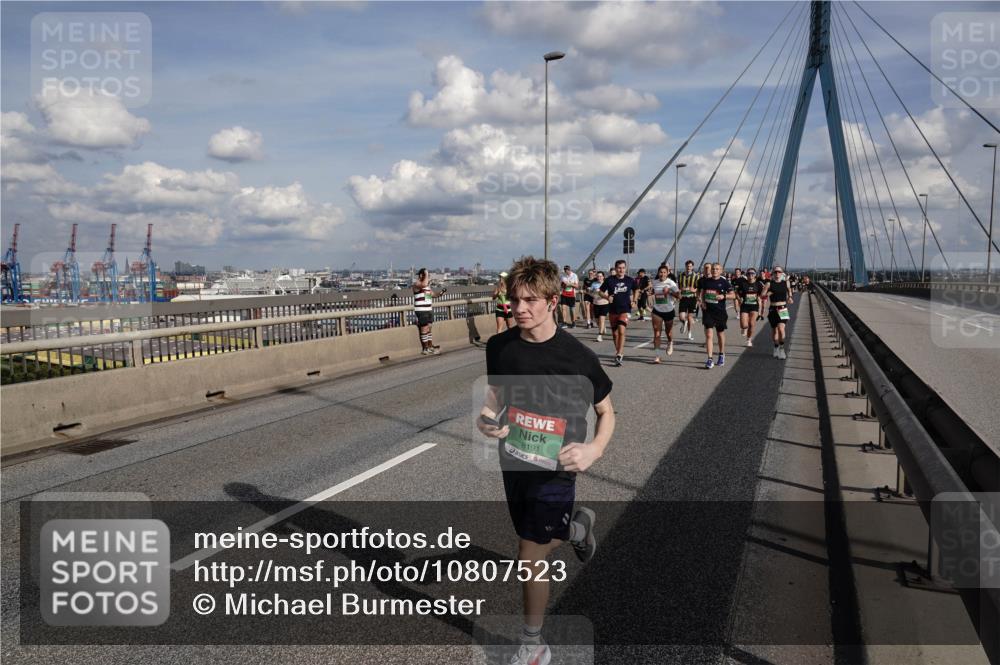 03.10.2026 - Köhlbrandbrückenlauf Michael Burmester http://msf.ph/oto/10807523 03.10.2026 15:29:37 Position 1 8191 meine-sportfotos.de