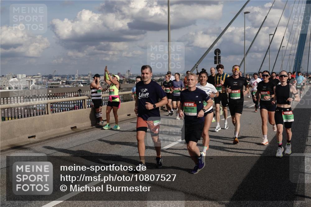 03.10.2026 - Köhlbrandbrückenlauf Michael Burmester http://msf.ph/oto/10807527 03.10.2026 15:29:39 Position 1 8662, 9775 meine-sportfotos.de