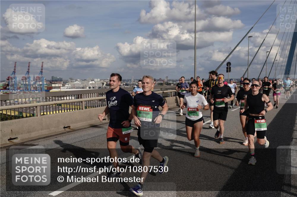 03.10.2026 - Köhlbrandbrückenlauf Michael Burmester http://msf.ph/oto/10807530 03.10.2026 15:29:40 Position 1 8662 meine-sportfotos.de