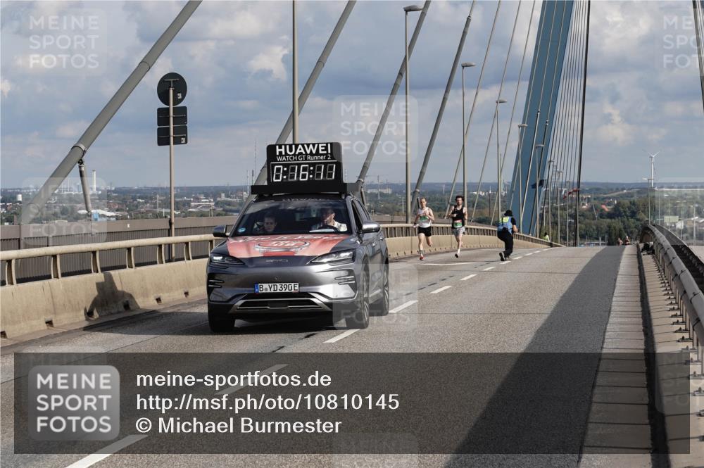 03.10.2026 - Köhlbrandbrückenlauf Michael Burmester http://msf.ph/oto/10810145 03.10.2026 15:16:09 Position 1 2, 0, 06, 08, 390 meine-sportfotos.de