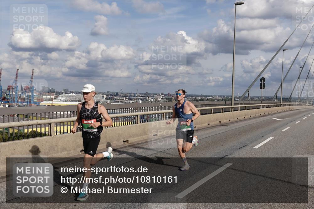 03.10.2026 - Köhlbrandbrückenlauf Michael Burmester http://msf.ph/oto/10810161 03.10.2026 15:16:59 Position 1  meine-sportfotos.de