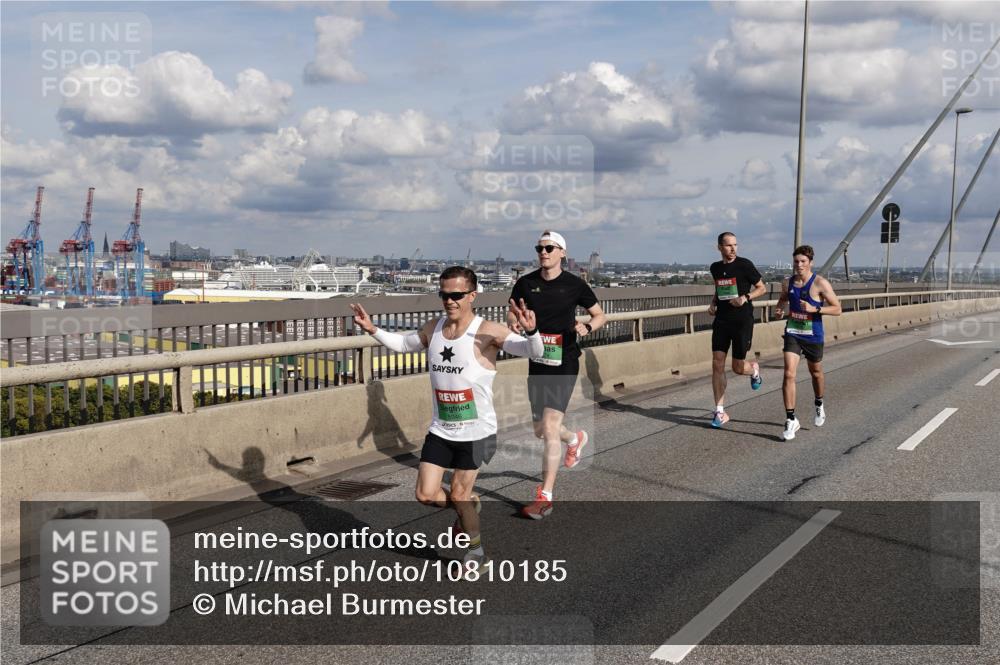 03.10.2026 - Köhlbrandbrückenlauf Michael Burmester http://msf.ph/oto/10810185 03.10.2026 15:18:11 Position 1  meine-sportfotos.de