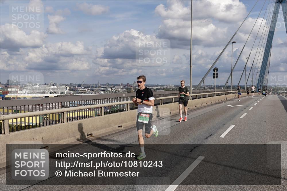 03.10.2026 - Köhlbrandbrückenlauf Michael Burmester http://msf.ph/oto/10810243 03.10.2026 15:19:06 Position 1 8145 meine-sportfotos.de