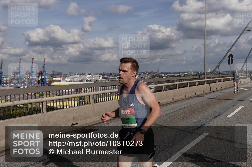 03.10.2026 - Köhlbrandbrückenlauf Michael Burmester http://msf.ph/oto/10810273 03.10.2026 15:19:30 Position 1 8048 meine-sportfotos.de