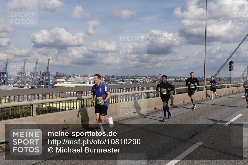 03.10.2026 - Köhlbrandbrückenlauf Michael Burmester http://msf.ph/oto/10810290 03.10.2026 15:19:41 Position 1  meine-sportfotos.de