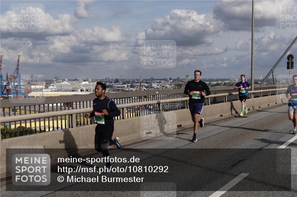 03.10.2026 - Köhlbrandbrückenlauf Michael Burmester http://msf.ph/oto/10810292 03.10.2026 15:19:42 Position 1 8888 meine-sportfotos.de