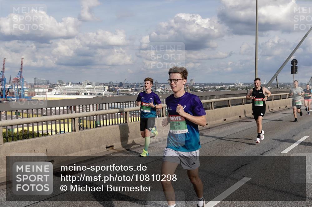 03.10.2026 - Köhlbrandbrückenlauf Michael Burmester http://msf.ph/oto/10810298 03.10.2026 15:19:44 Position 1 8069 meine-sportfotos.de