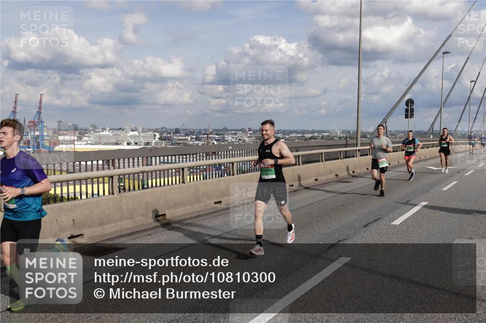 03.10.2026 - Köhlbrandbrückenlauf Michael Burmester http://msf.ph/oto/10810300 03.10.2026 15:19:45 Position 1  meine-sportfotos.de