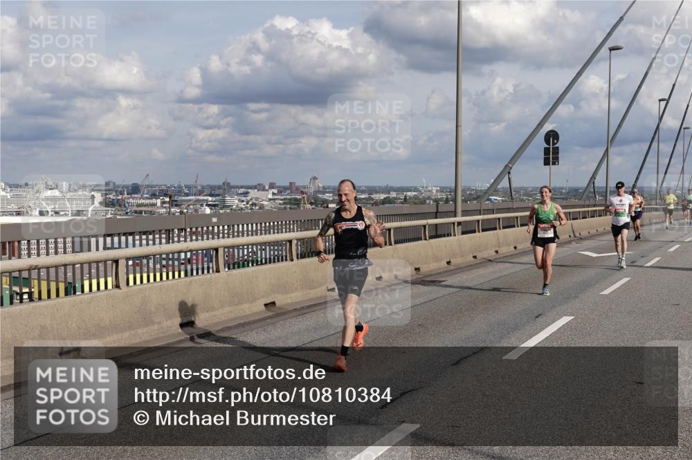 03.10.2026 - Köhlbrandbrückenlauf Michael Burmester http://msf.ph/oto/10810384 03.10.2026 15:20:23 Position 1  meine-sportfotos.de