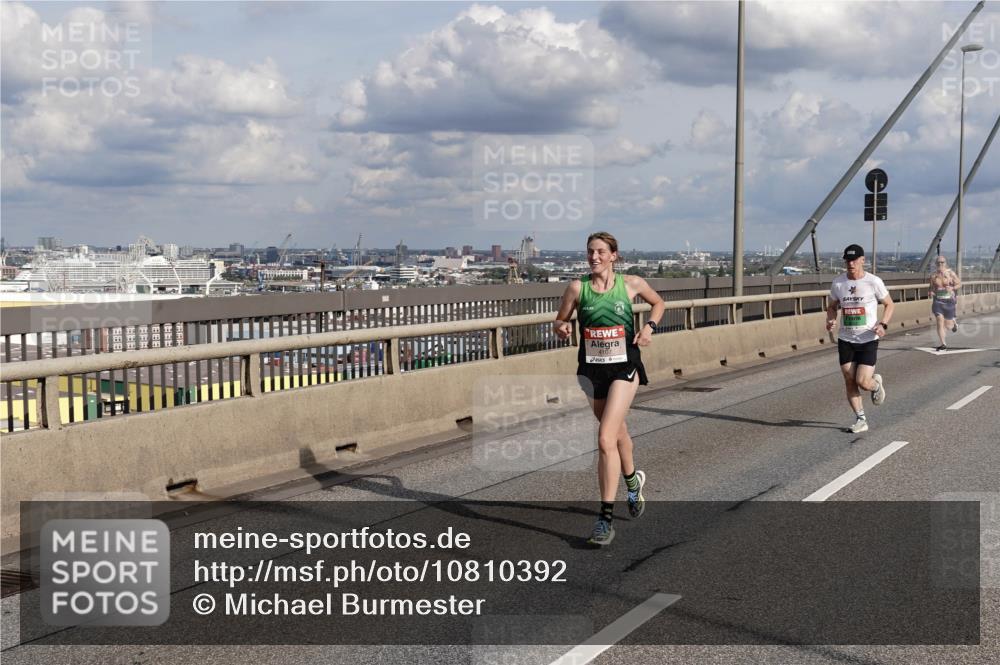 03.10.2026 - Köhlbrandbrückenlauf Michael Burmester http://msf.ph/oto/10810392 03.10.2026 15:20:25 Position 1 4107 meine-sportfotos.de