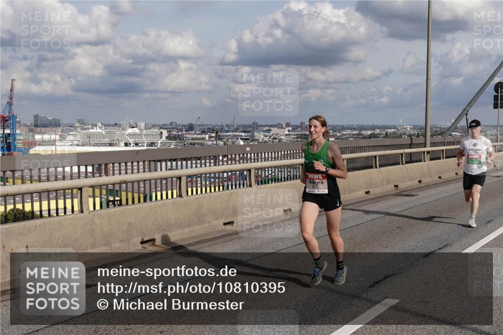 03.10.2026 - Köhlbrandbrückenlauf Michael Burmester http://msf.ph/oto/10810395 03.10.2026 15:20:26 Position 1  meine-sportfotos.de