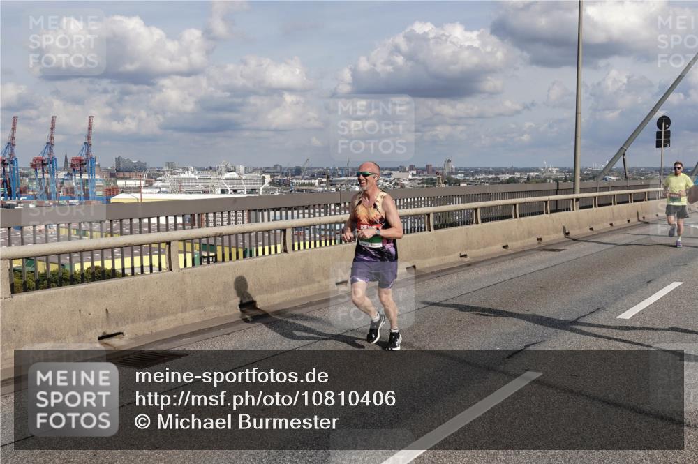 03.10.2026 - Köhlbrandbrückenlauf Michael Burmester http://msf.ph/oto/10810406 03.10.2026 15:20:30 Position 1 888 meine-sportfotos.de