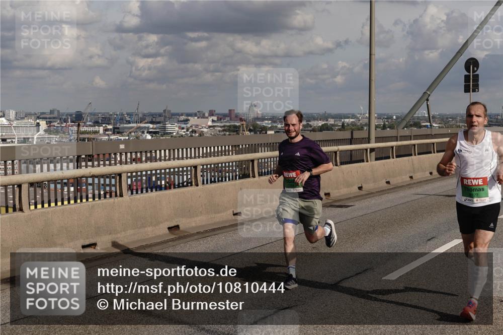 03.10.2026 - Köhlbrandbrückenlauf Michael Burmester http://msf.ph/oto/10810444 03.10.2026 15:20:44 Position 1  meine-sportfotos.de
