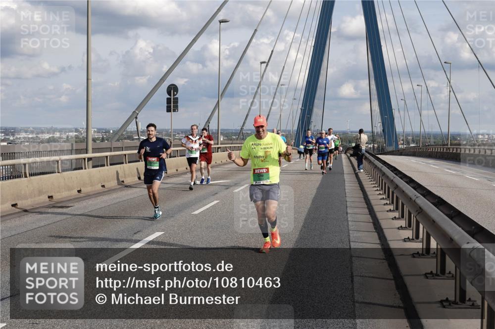 03.10.2026 - Köhlbrandbrückenlauf Michael Burmester http://msf.ph/oto/10810463 03.10.2026 15:20:50 Position 1  meine-sportfotos.de