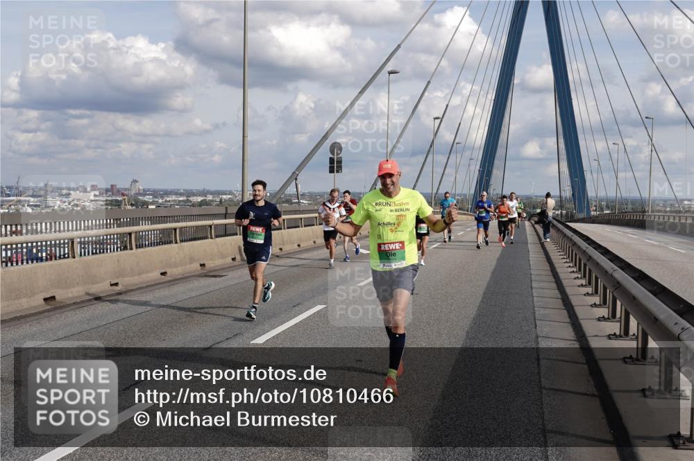 03.10.2026 - Köhlbrandbrückenlauf Michael Burmester http://msf.ph/oto/10810466 03.10.2026 15:20:51 Position 1  meine-sportfotos.de