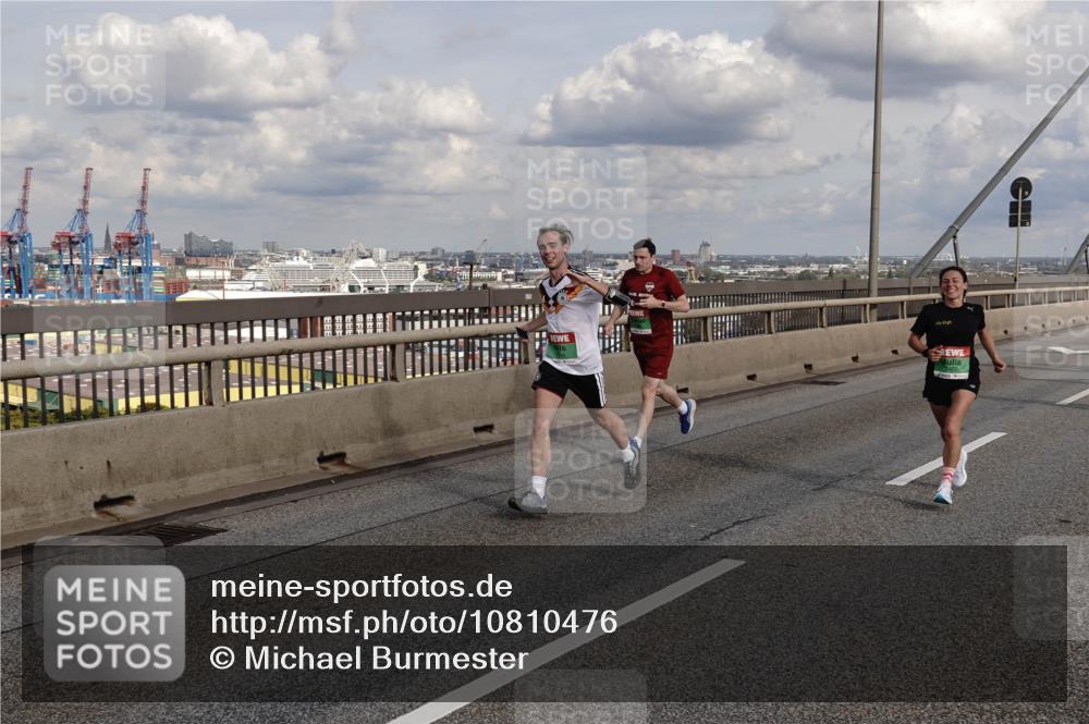 03.10.2026 - Köhlbrandbrückenlauf Michael Burmester http://msf.ph/oto/10810476 03.10.2026 15:20:54 Position 1  meine-sportfotos.de