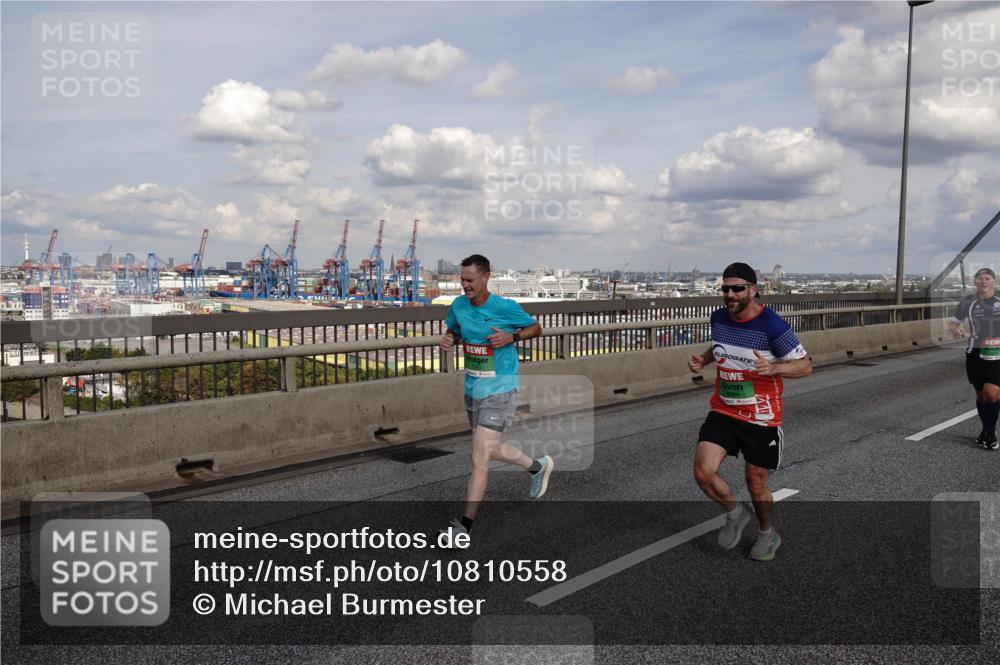 03.10.2026 - Köhlbrandbrückenlauf Michael Burmester http://msf.ph/oto/10810558 03.10.2026 15:21:23 Position 1 8064 meine-sportfotos.de