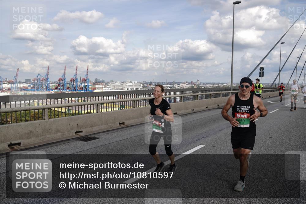 03.10.2026 - Köhlbrandbrückenlauf Michael Burmester http://msf.ph/oto/10810597 03.10.2026 15:21:35 Position 1 9111 meine-sportfotos.de