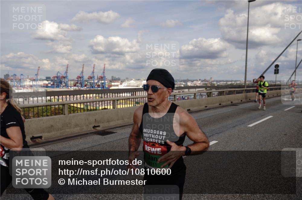 03.10.2026 - Köhlbrandbrückenlauf Michael Burmester http://msf.ph/oto/10810600 03.10.2026 15:21:36 Position 1 8111 meine-sportfotos.de