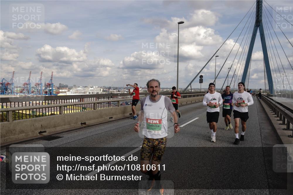 03.10.2026 - Köhlbrandbrückenlauf Michael Burmester http://msf.ph/oto/10810611 03.10.2026 15:21:39 Position 1 7635 meine-sportfotos.de