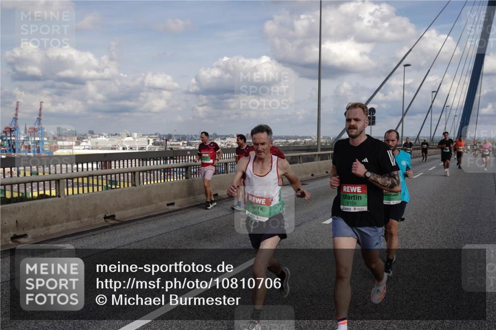 03.10.2026 - Köhlbrandbrückenlauf Michael Burmester http://msf.ph/oto/10810706 03.10.2026 15:22:04 Position 1 7554, 8159 meine-sportfotos.de