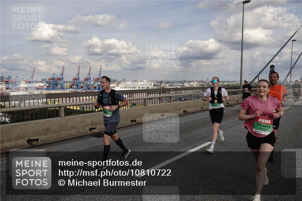 03.10.2026 - Köhlbrandbrückenlauf Michael Burmester http://msf.ph/oto/10810722 03.10.2026 15:22:11 Position 1 7897 meine-sportfotos.de