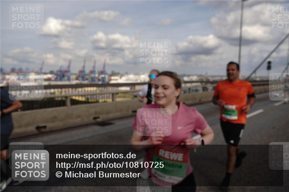 03.10.2026 - Köhlbrandbrückenlauf Michael Burmester http://msf.ph/oto/10810725 03.10.2026 15:22:12 Position 1 7697 meine-sportfotos.de