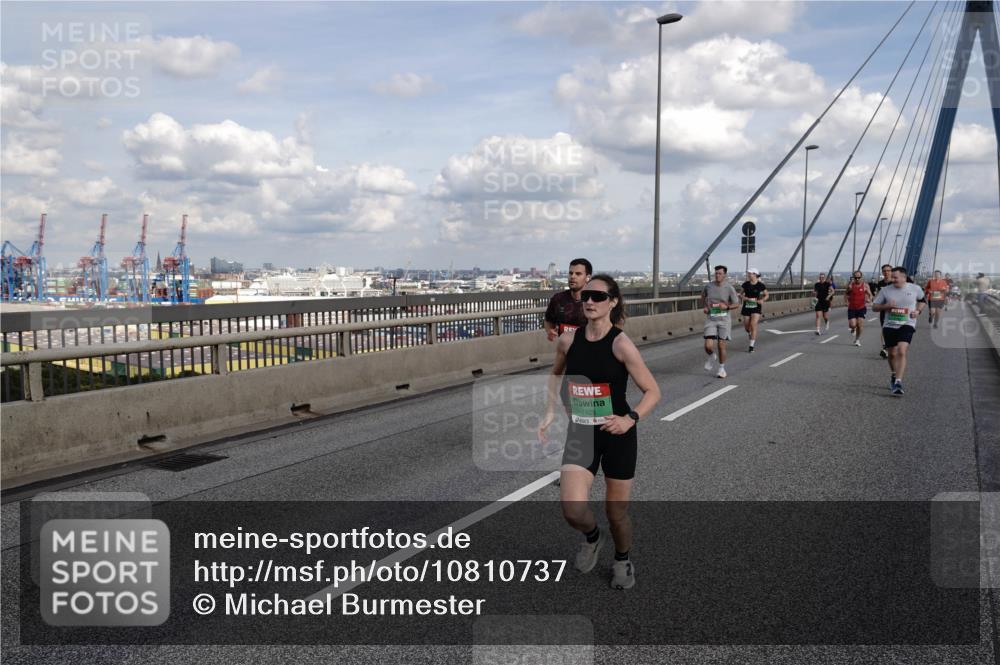 03.10.2026 - Köhlbrandbrückenlauf Michael Burmester http://msf.ph/oto/10810737 03.10.2026 15:22:15 Position 1 7428 meine-sportfotos.de