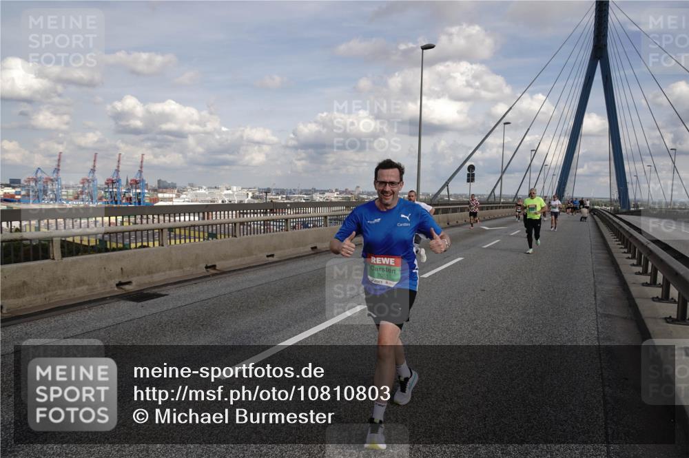 03.10.2026 - Köhlbrandbrückenlauf Michael Burmester http://msf.ph/oto/10810803 03.10.2026 15:22:34 Position 1 7051 meine-sportfotos.de