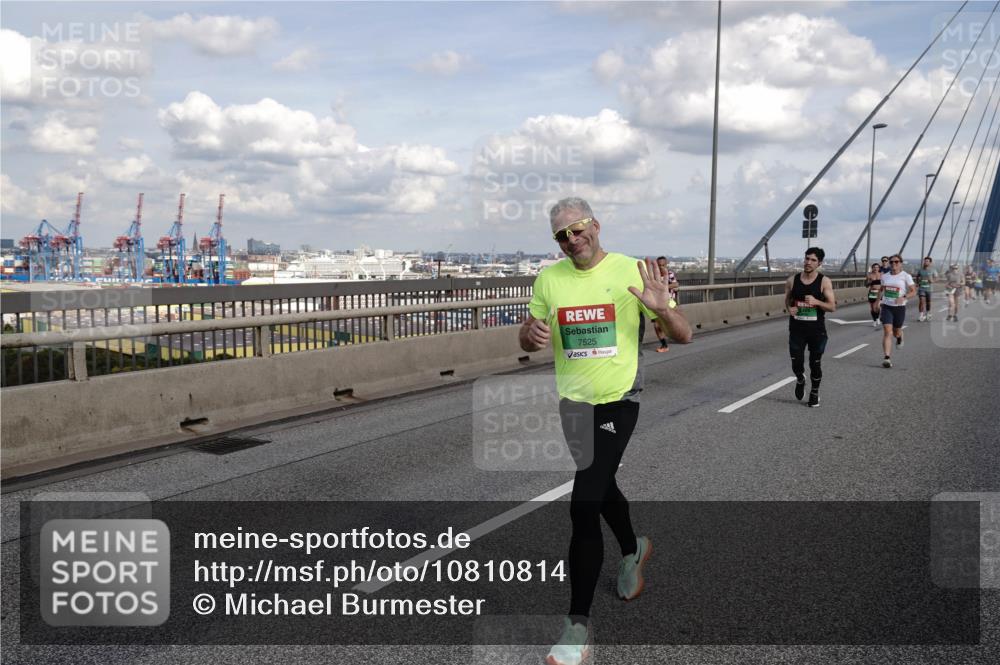 03.10.2026 - Köhlbrandbrückenlauf Michael Burmester http://msf.ph/oto/10810814 03.10.2026 15:22:37 Position 1 7525 meine-sportfotos.de