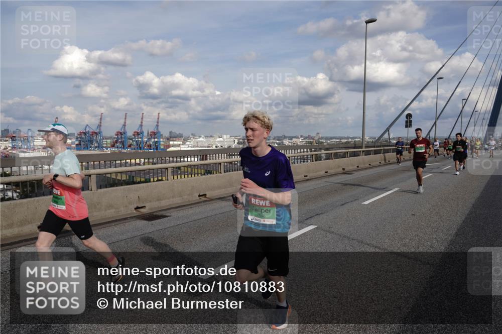 03.10.2026 - Köhlbrandbrückenlauf Michael Burmester http://msf.ph/oto/10810883 03.10.2026 15:22:57 Position 1 7148 meine-sportfotos.de